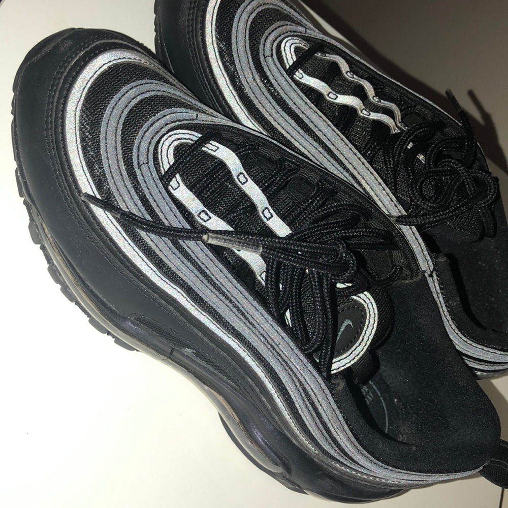 Black Nike air maxes women 8.5